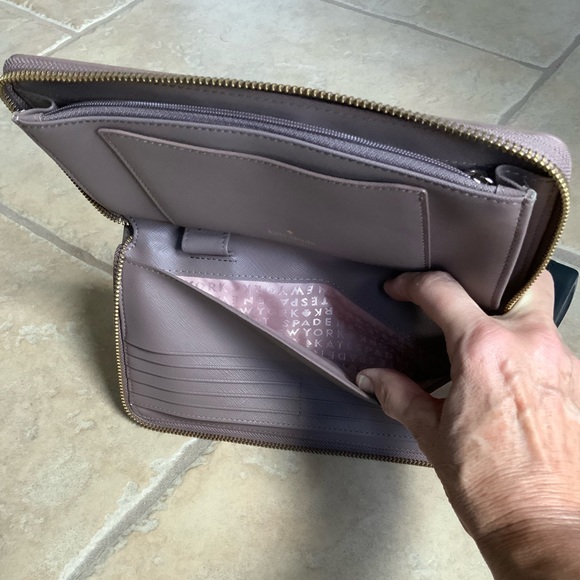 NWOT Kate Spade Cameron Taupe Wallet 8.5x5 Inches - Picture 12 of 12